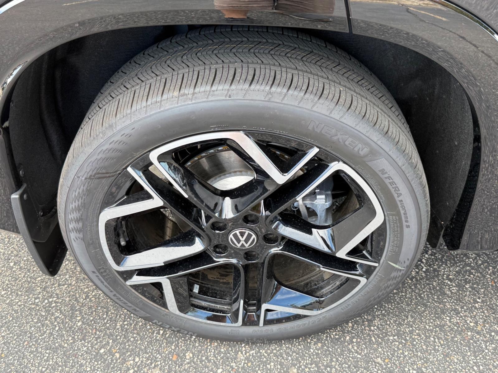 Volkswagen Tiguan Vehicle Image 04