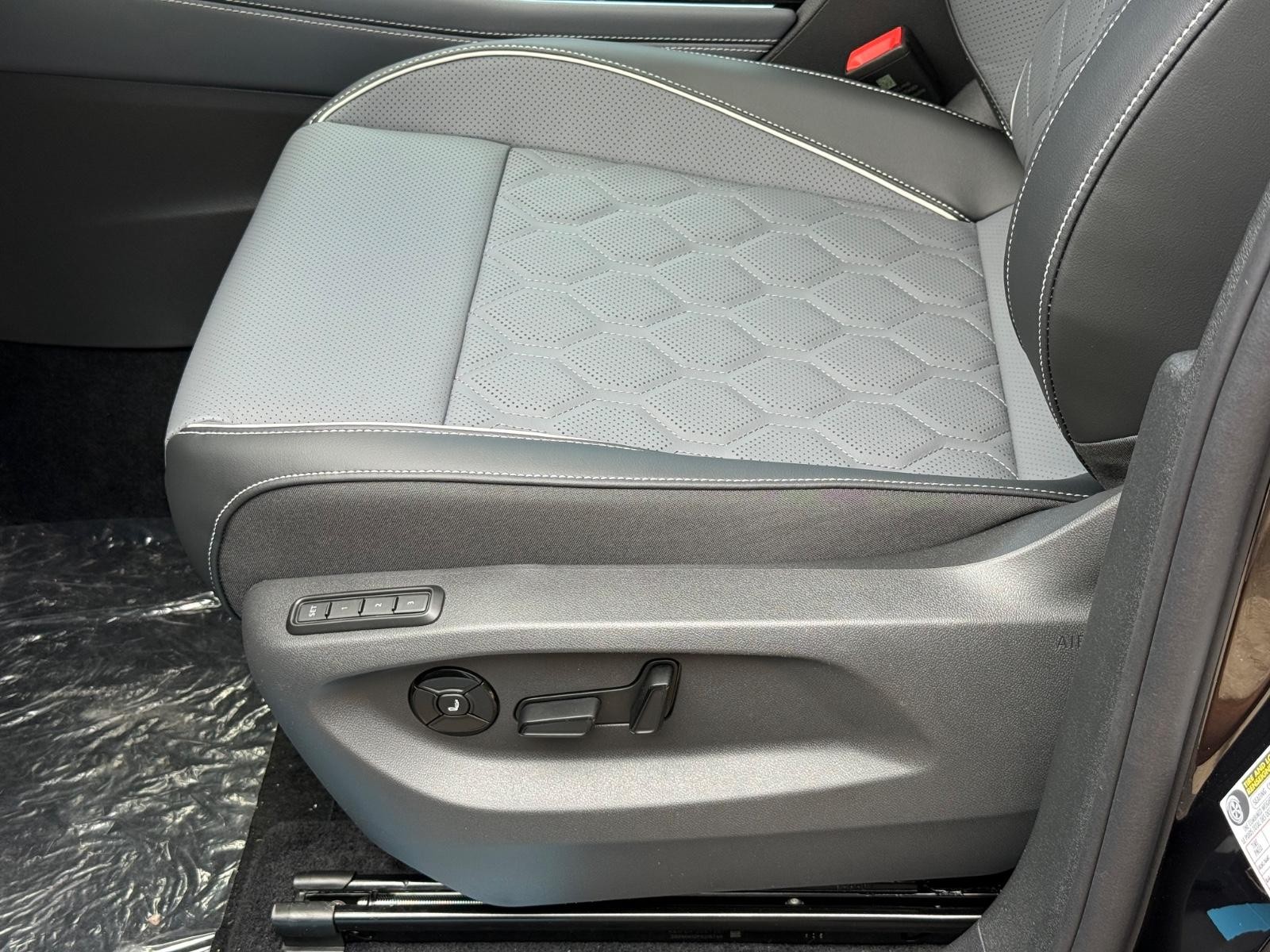 Volkswagen Tiguan Vehicle Image 16