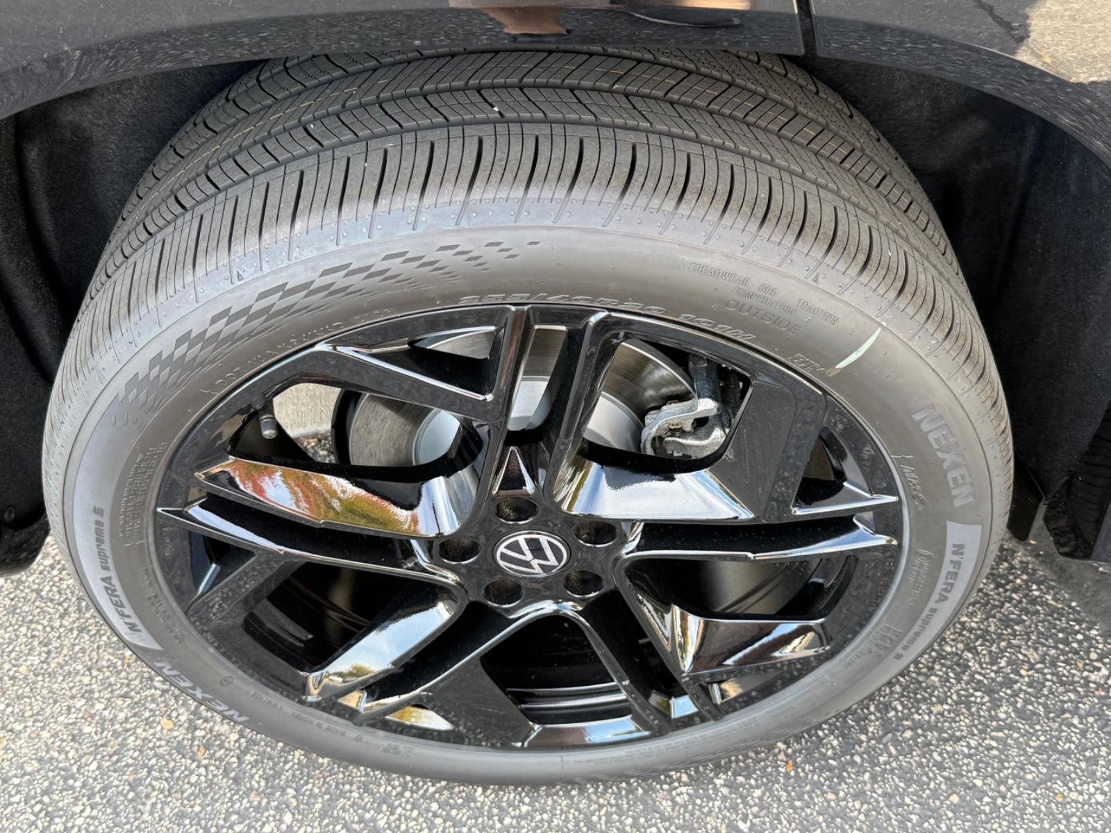 Volkswagen Tiguan Vehicle Image 04