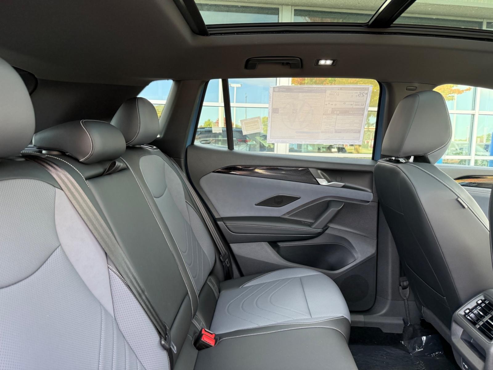 Volkswagen Tiguan Vehicle Image 05