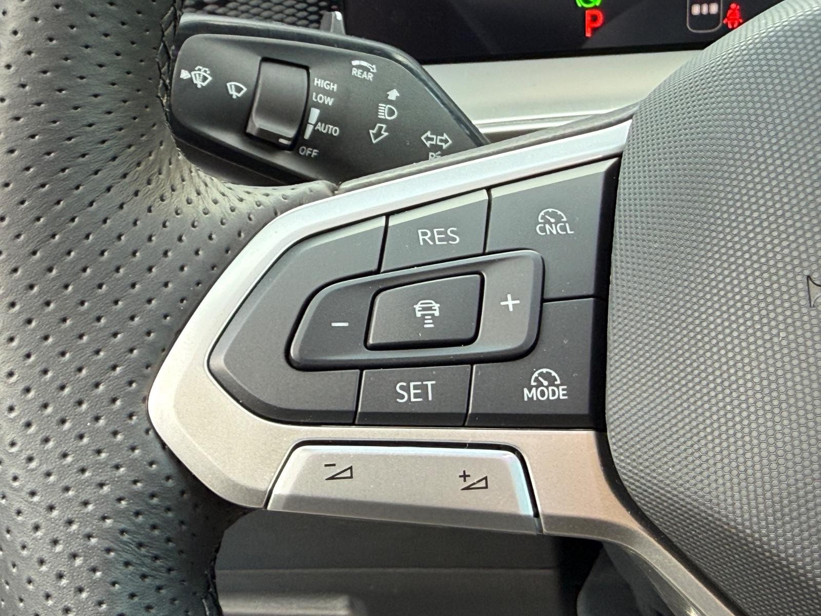 Volkswagen Tiguan Vehicle Image 10