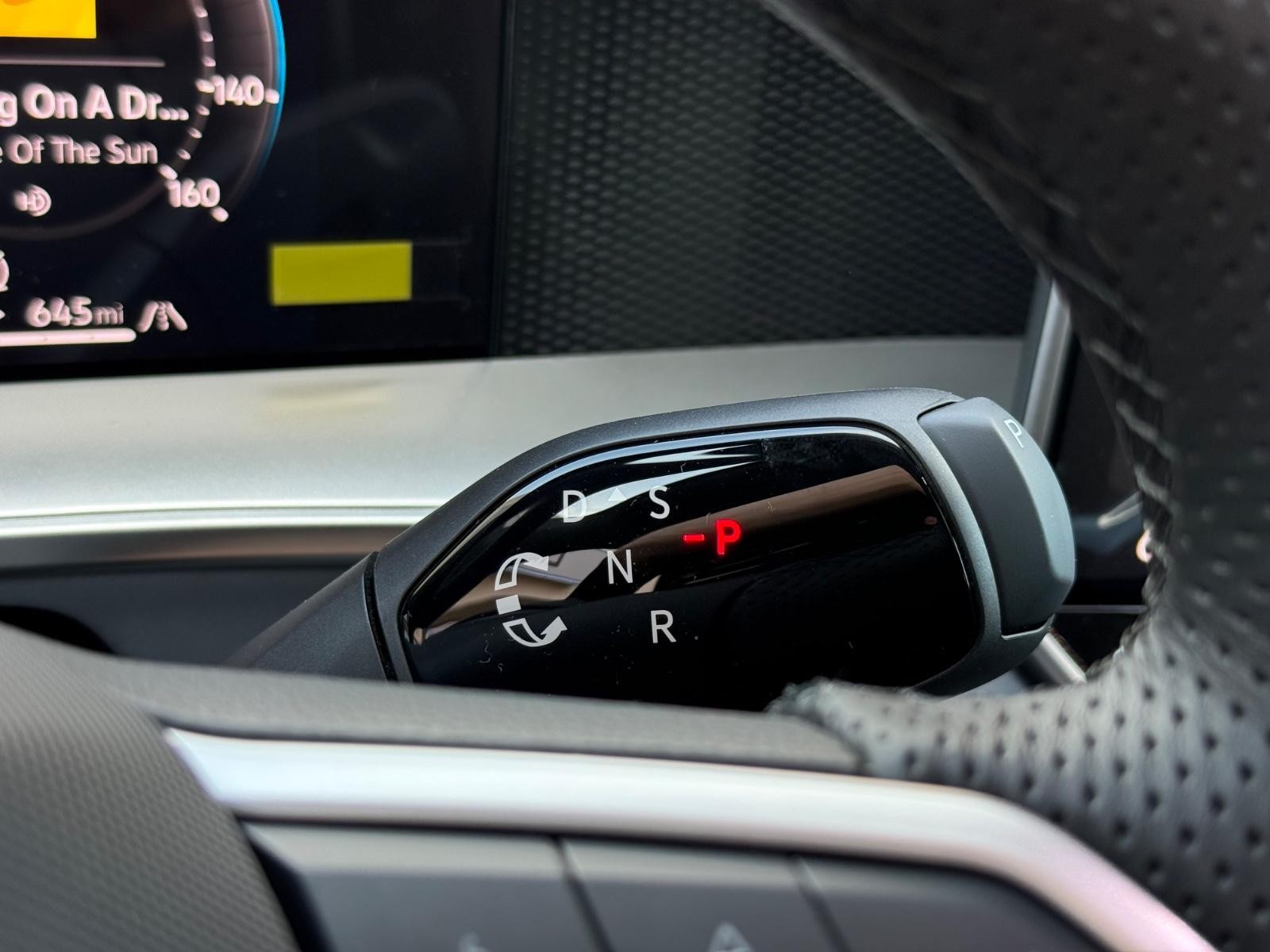 Volkswagen Tiguan Vehicle Image 12