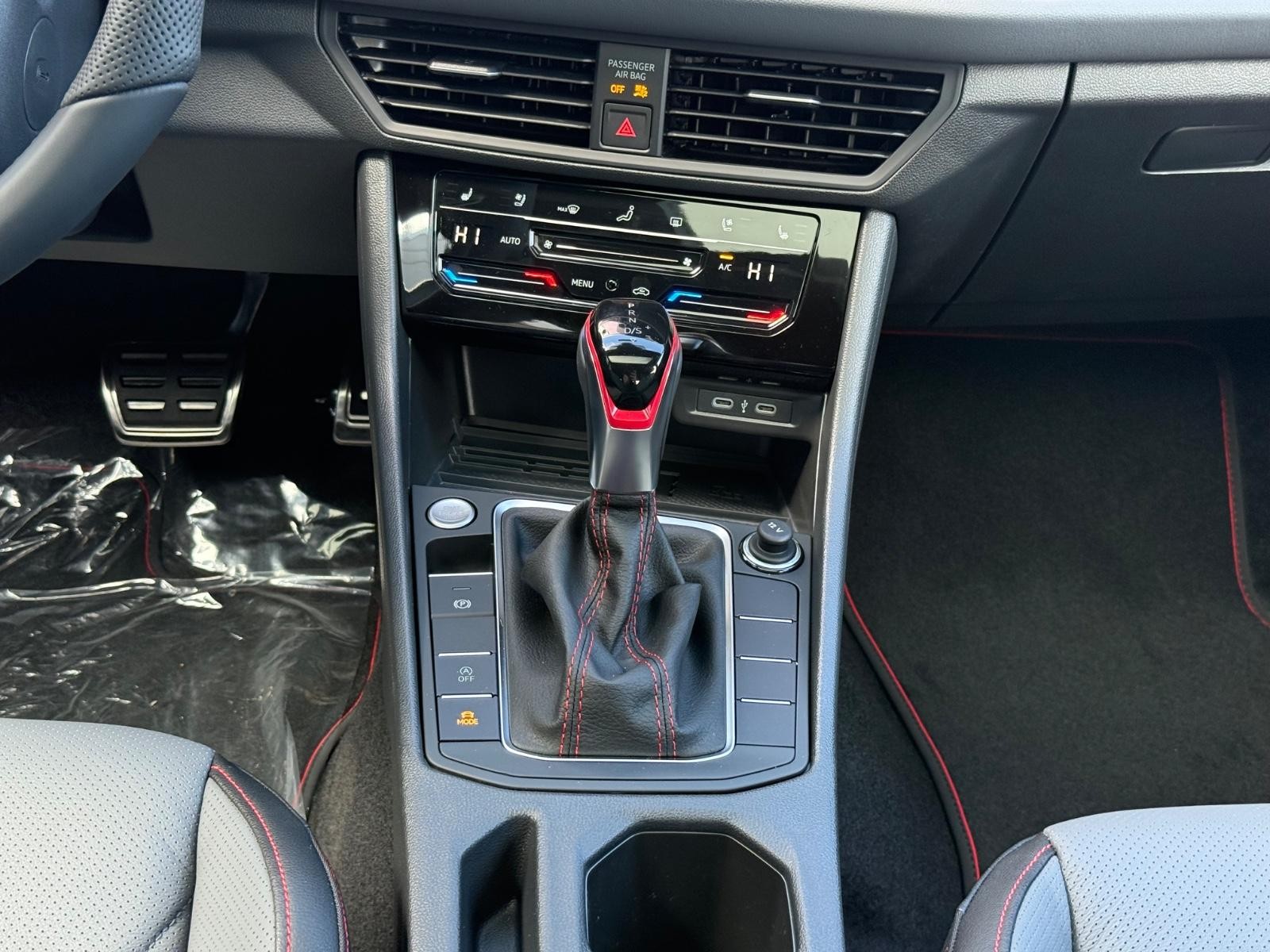 Volkswagen Jetta GLI Vehicle Image 08