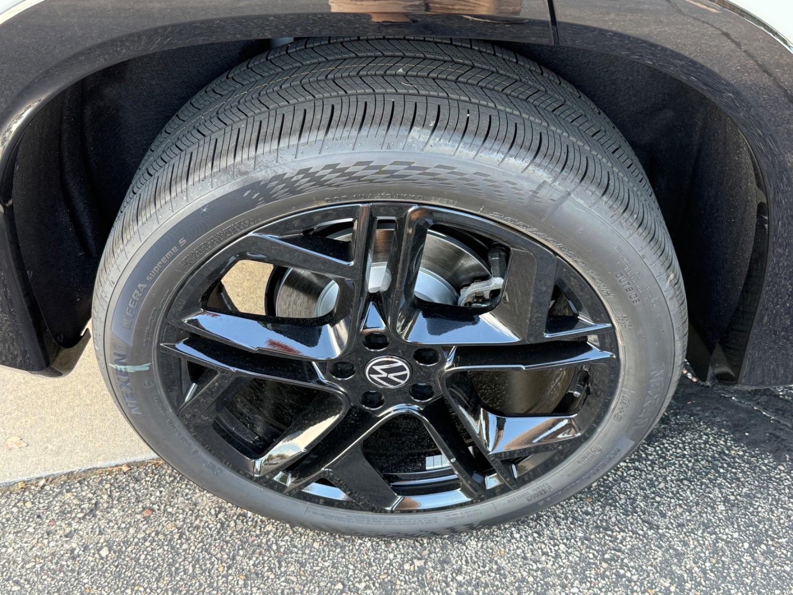 Volkswagen Tiguan Vehicle Image 04