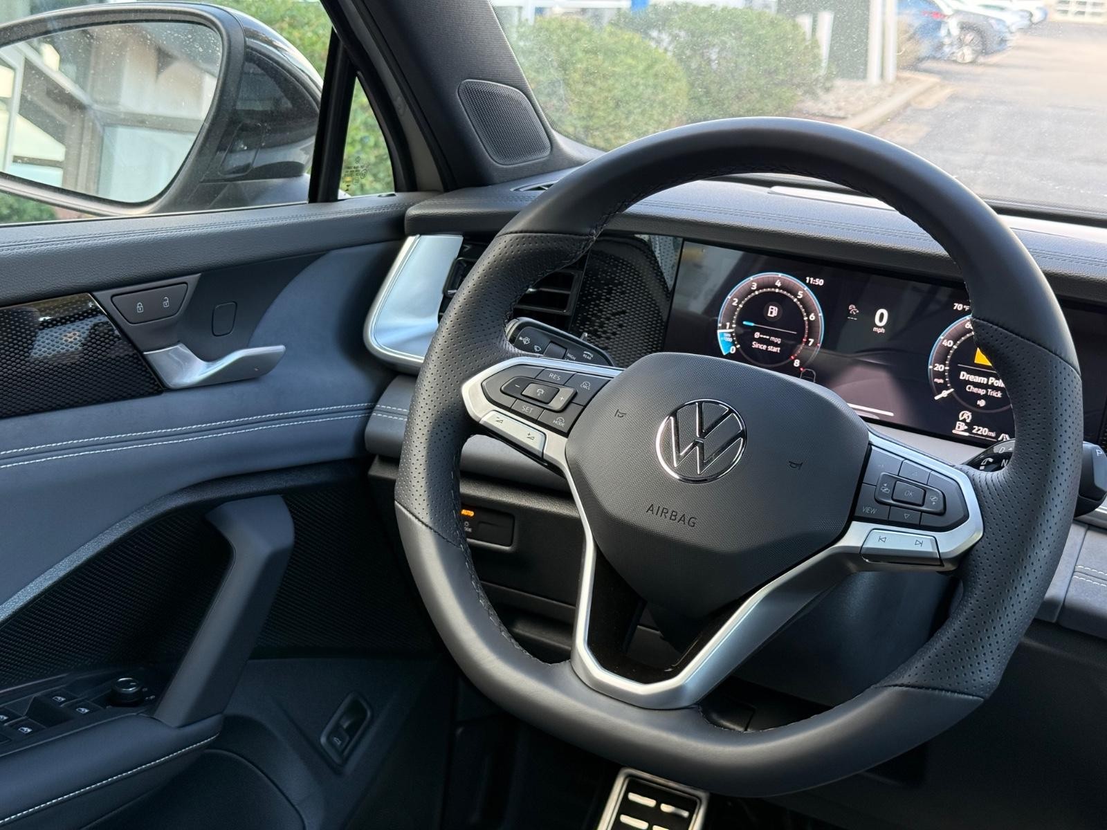 Volkswagen Tiguan Vehicle Image 08