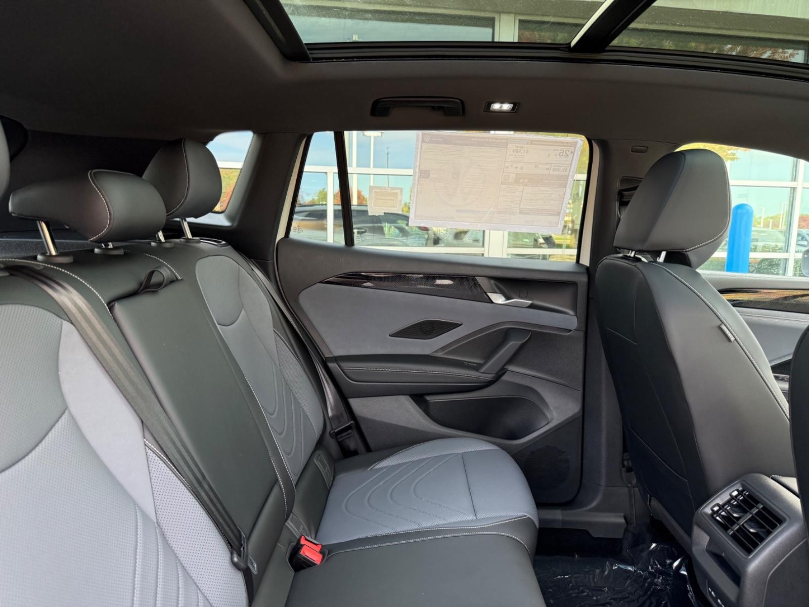Volkswagen Tiguan Vehicle Image 05