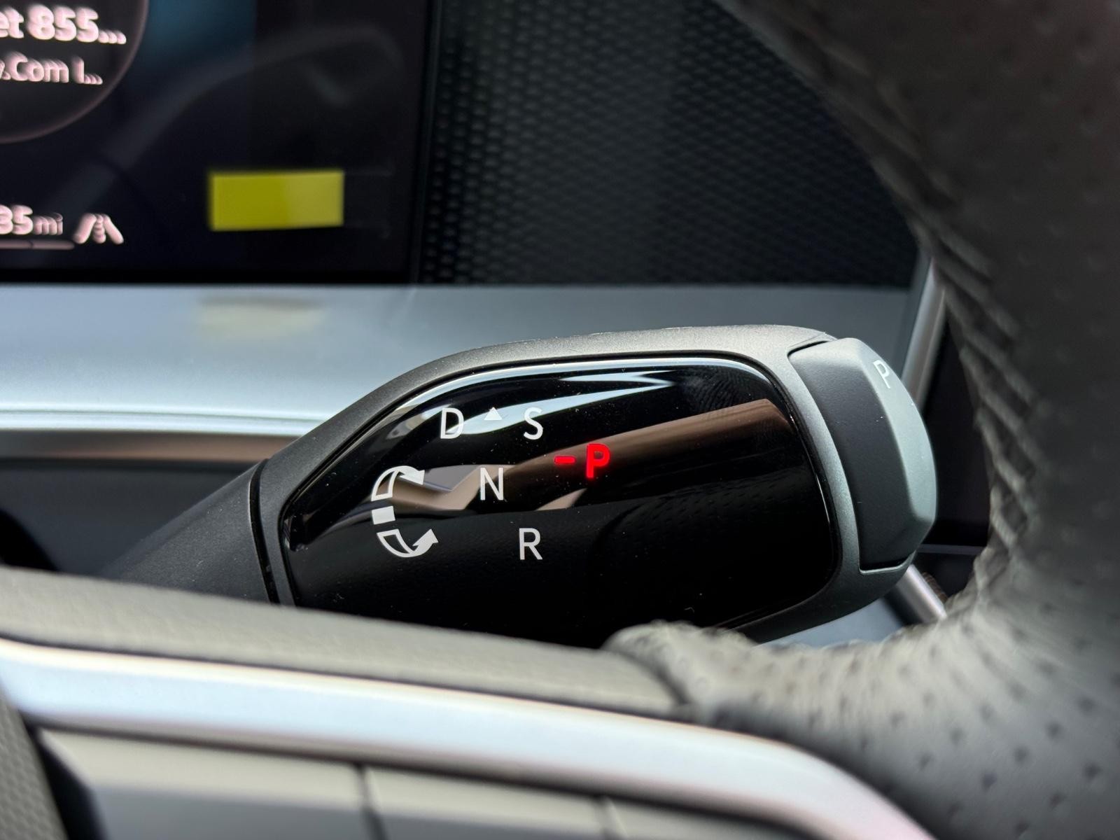 Volkswagen Tiguan Vehicle Image 12