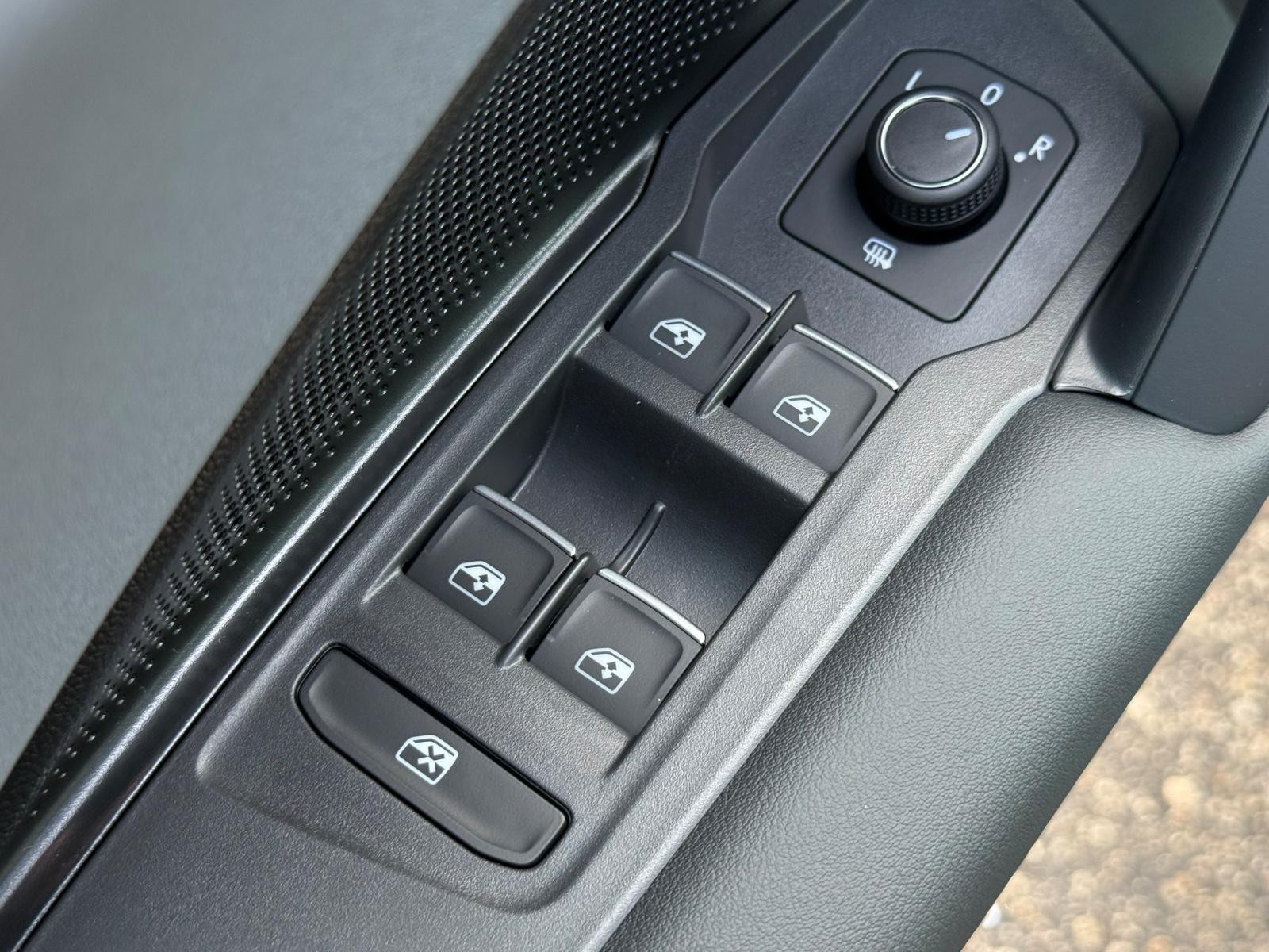 Volkswagen Tiguan Vehicle Image 15