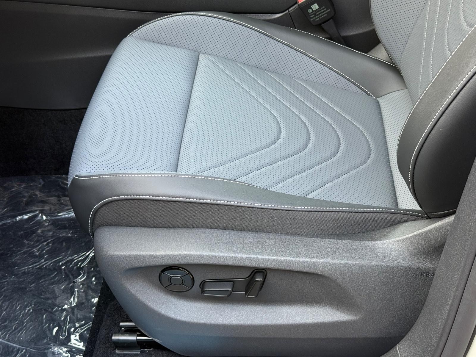 Volkswagen Tiguan Vehicle Image 16