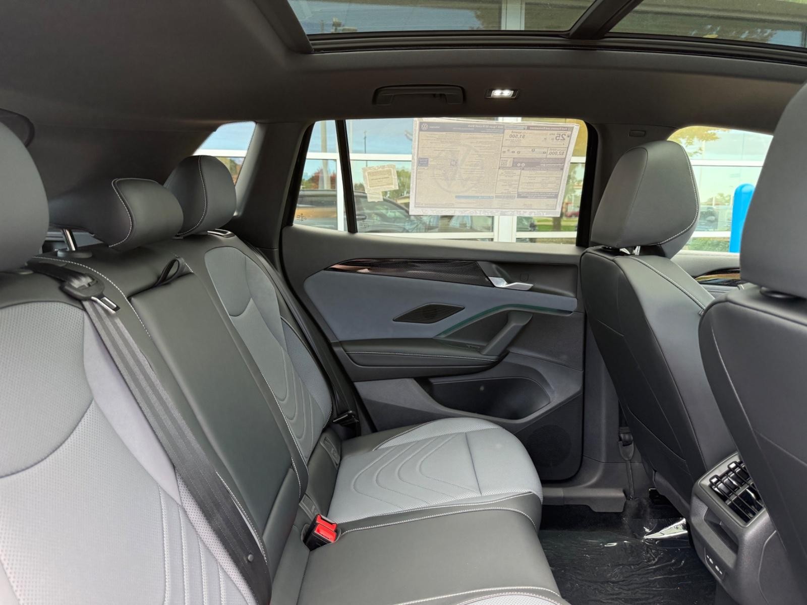 Volkswagen Tiguan Vehicle Image 05