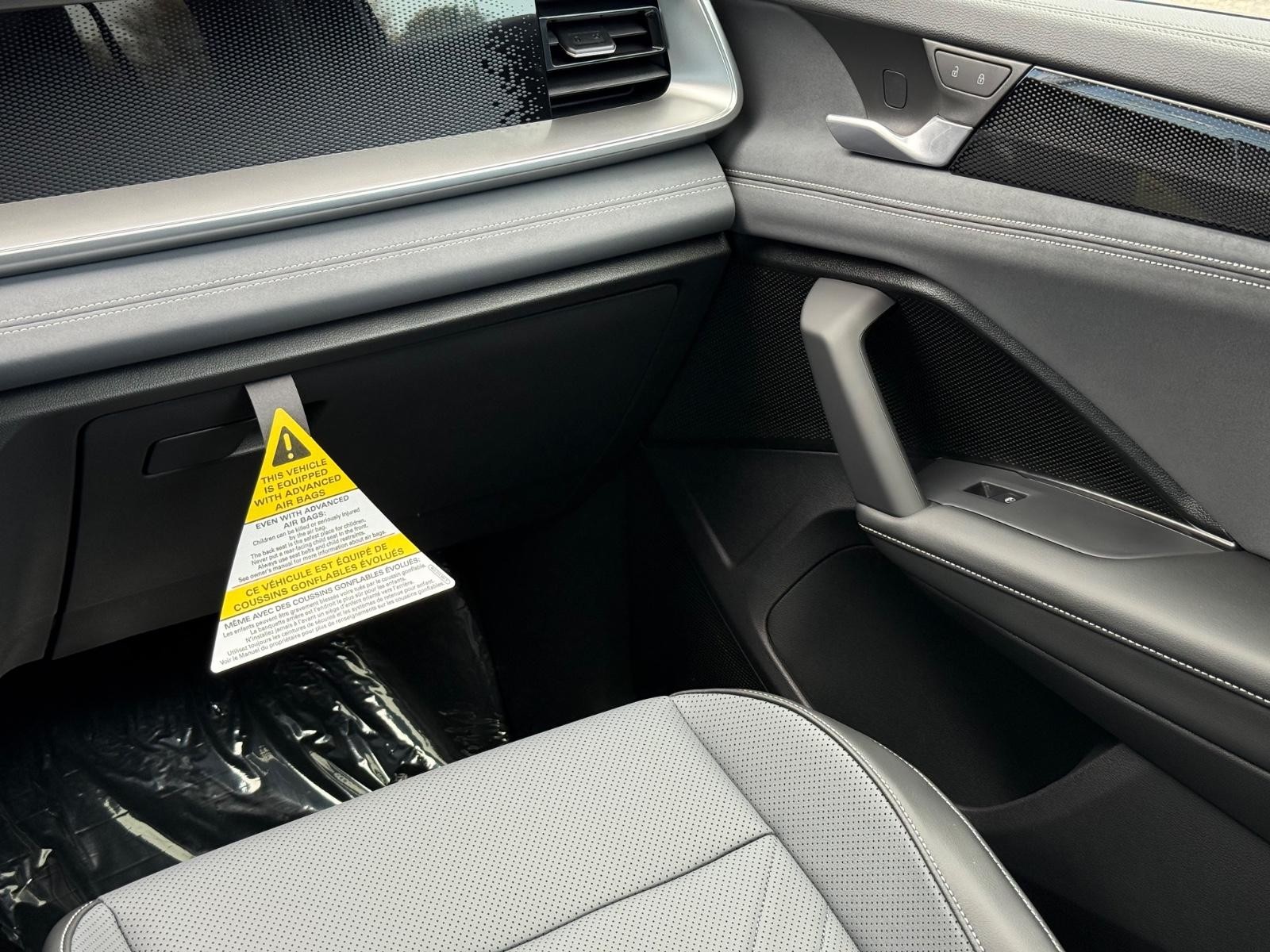 Volkswagen Tiguan Vehicle Image 09