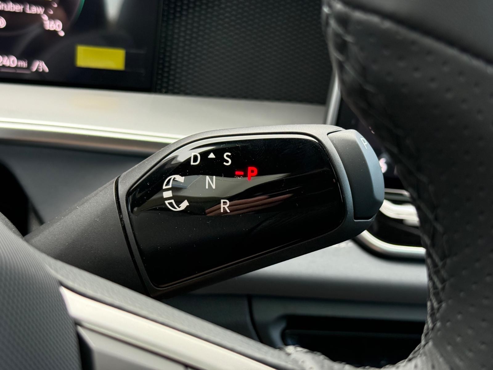 Volkswagen Tiguan Vehicle Image 12