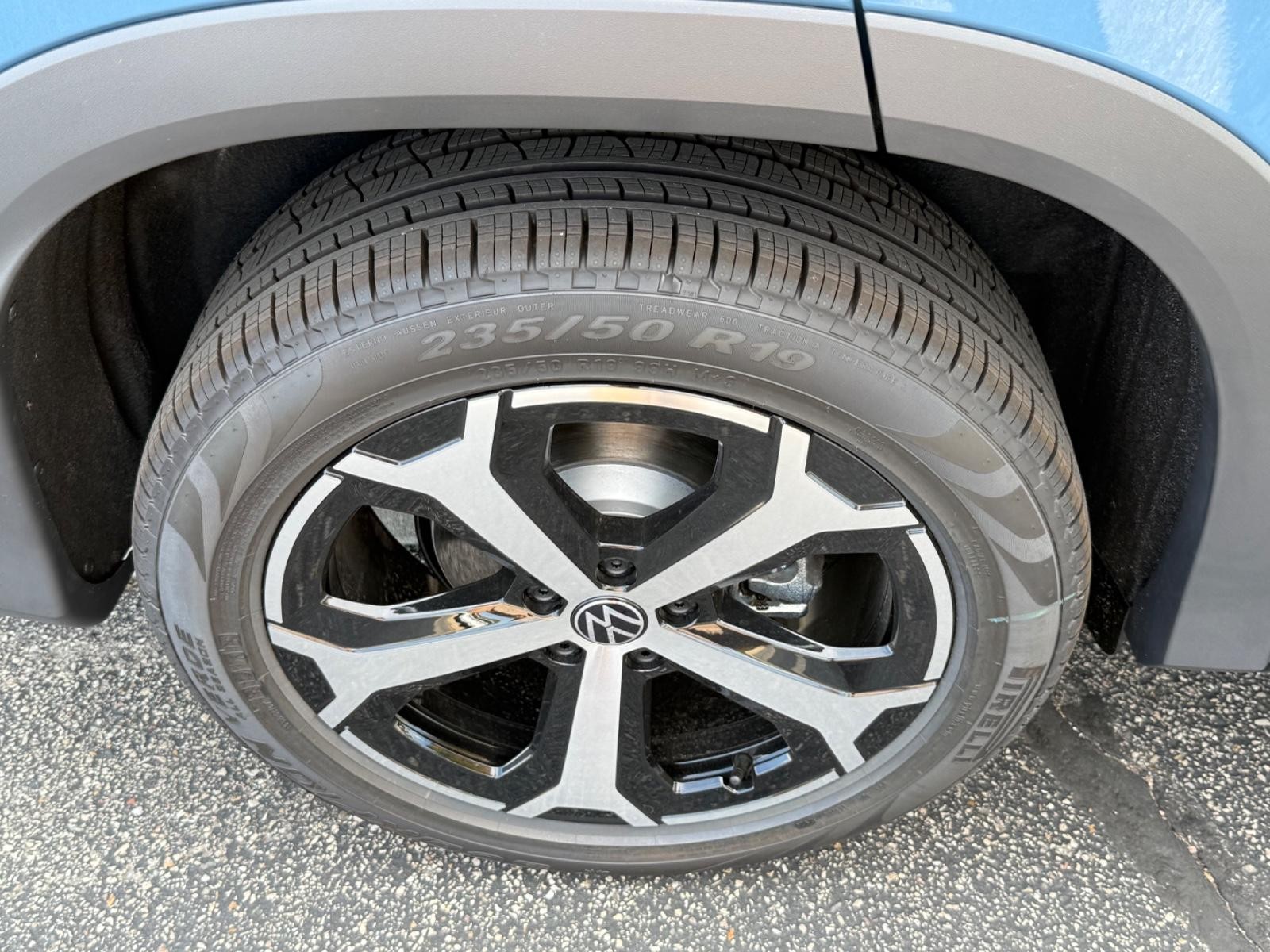 Volkswagen Tiguan Vehicle Image 04