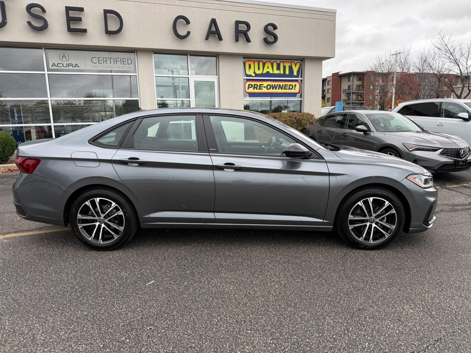 Volkswagen Jetta Vehicle Image 02