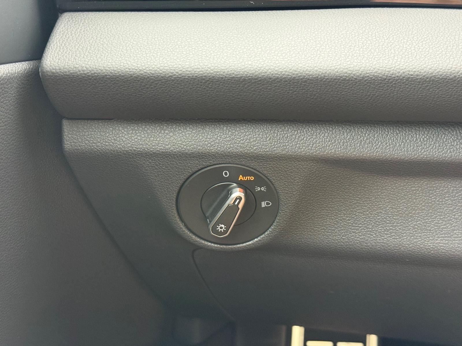 Volkswagen Jetta Vehicle Image 22