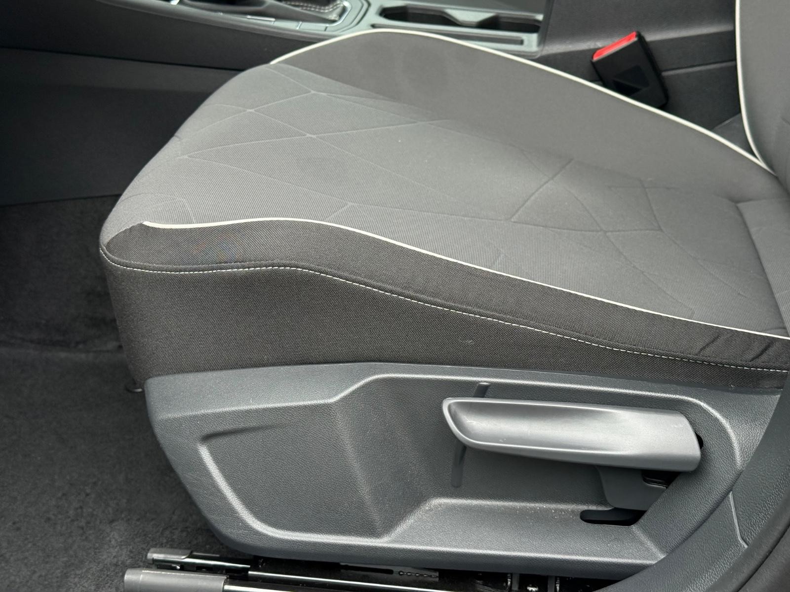 Volkswagen Jetta Vehicle Image 23