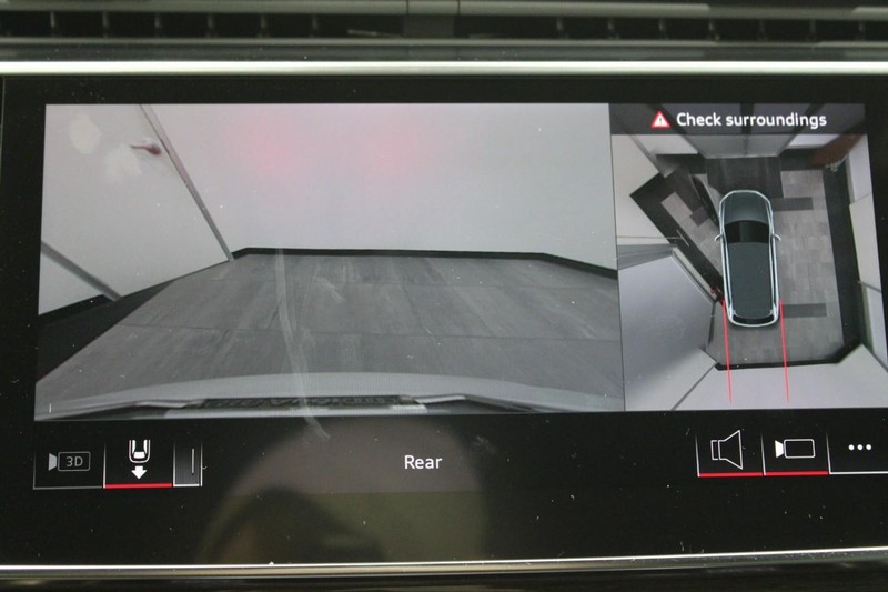 Audi Q7 Vehicle Image 13