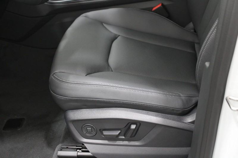 Audi Q7 Vehicle Image 16