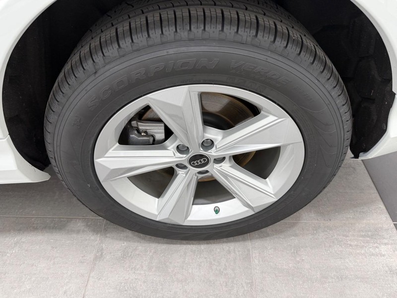 Audi Q7 Vehicle Image 5