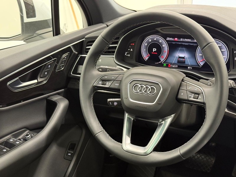 Audi Q7 Vehicle Image 12