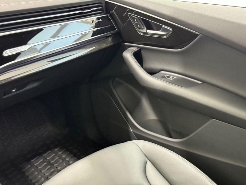 Audi Q7 Vehicle Image 13