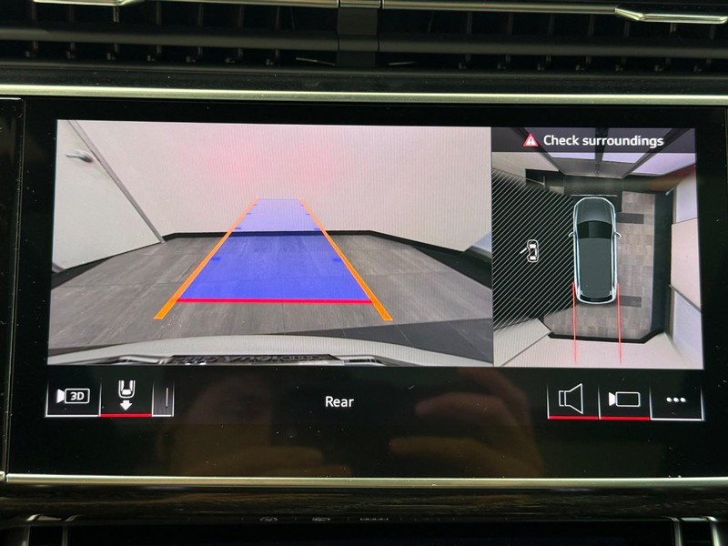 Audi Q7 Vehicle Image 17
