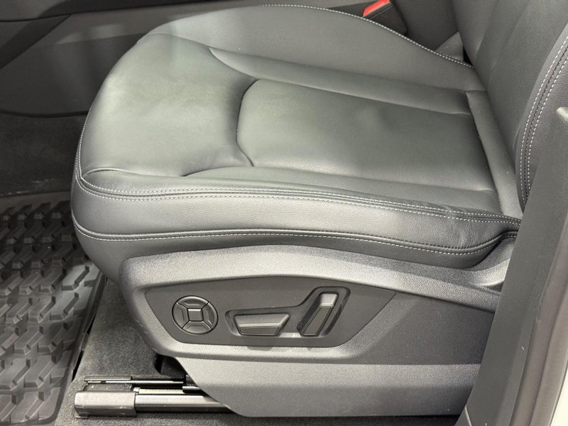Audi Q7 Vehicle Image 20