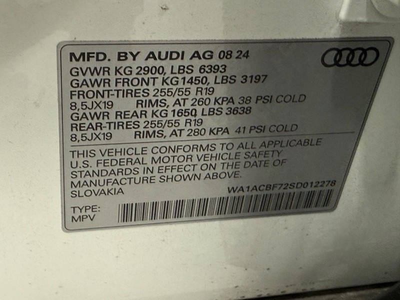 Audi Q7 Vehicle Image 21