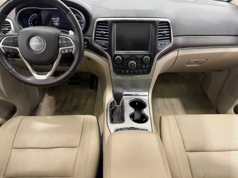 Jeep Grand Cherokee Vehicle Image 9