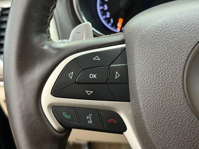 Jeep Grand Cherokee Vehicle Image 15