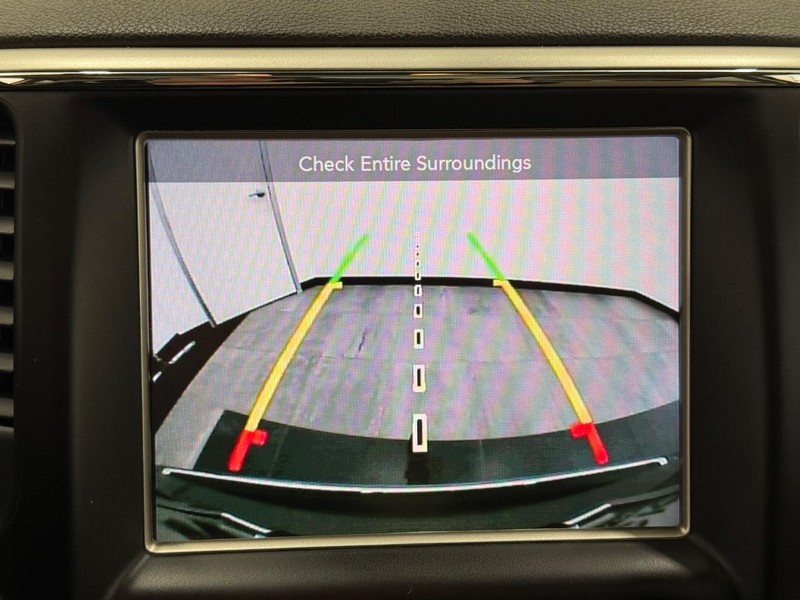 Jeep Grand Cherokee Vehicle Image 18