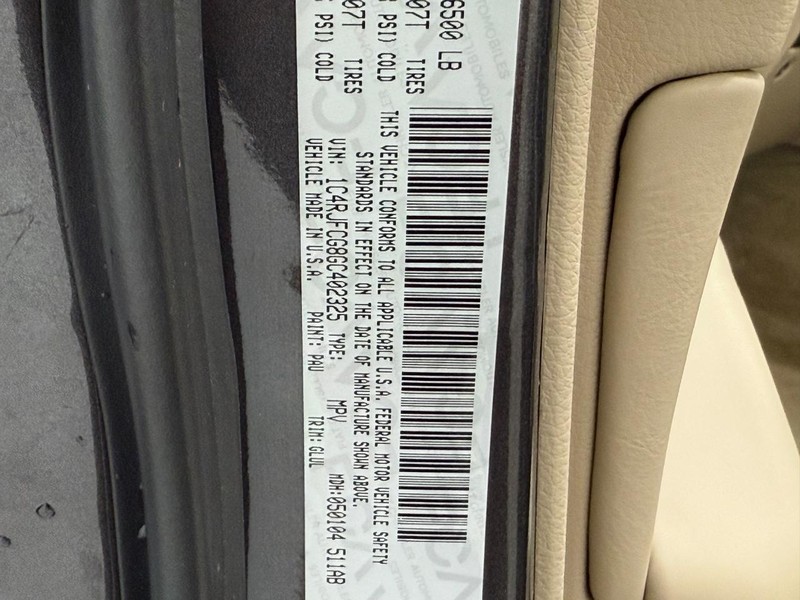Jeep Grand Cherokee Vehicle Image 22