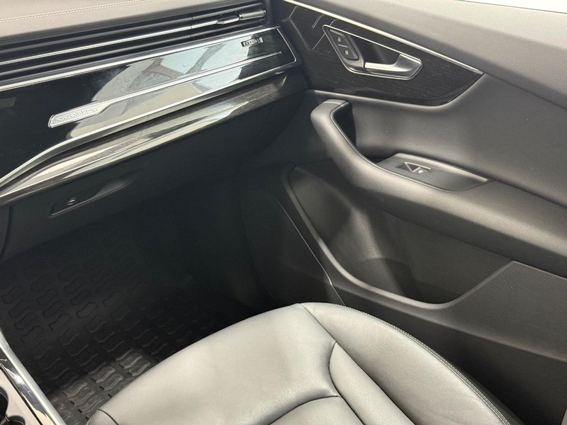 Audi Q7 Vehicle Image 13
