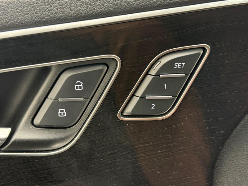 Audi Q7 Vehicle Image 14