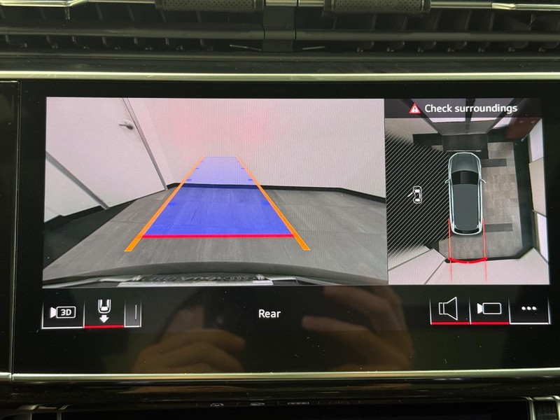 Audi Q7 Vehicle Image 18