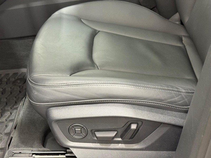 Audi Q7 Vehicle Image 21
