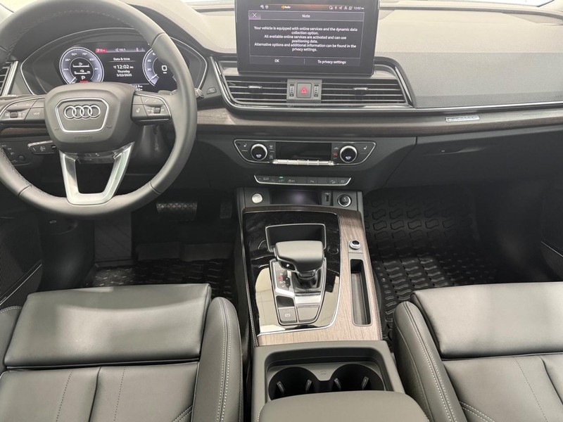 Audi Q5 Vehicle Image 5