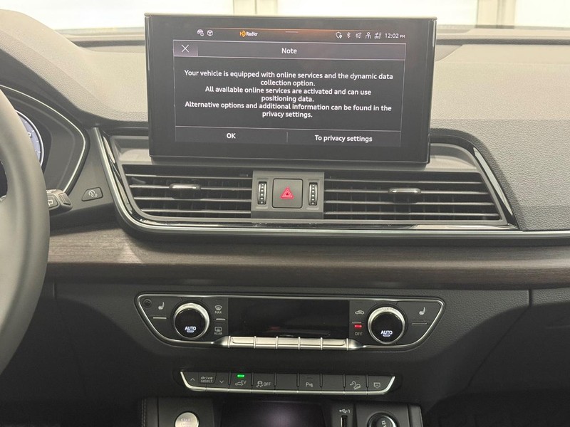 Audi Q5 Vehicle Image 6