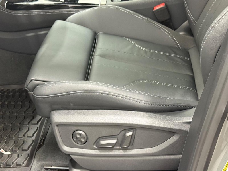 Audi Q5 Vehicle Image 16