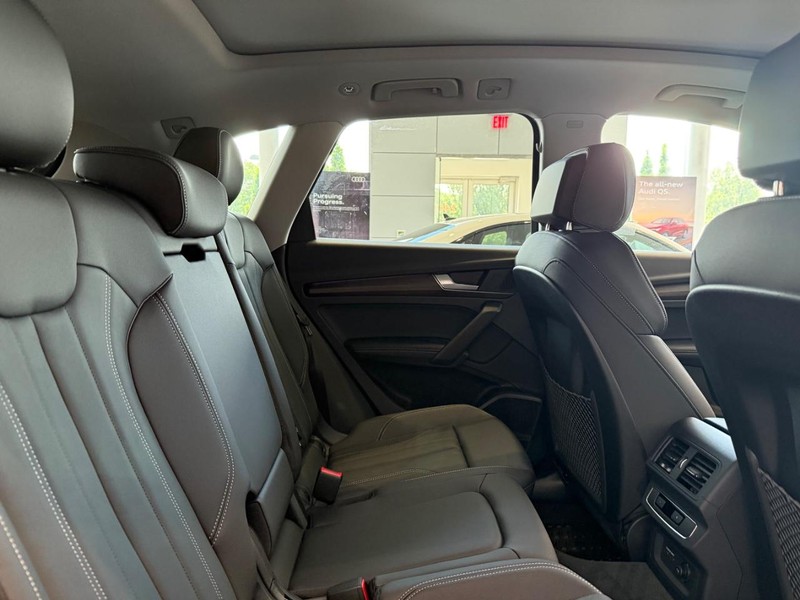 Audi Q5 Vehicle Image 4