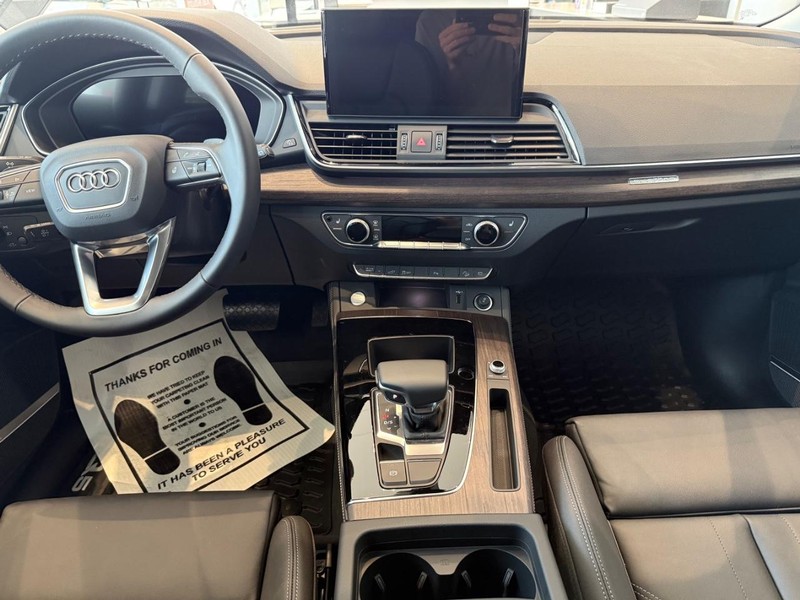 Audi Q5 Vehicle Image 5