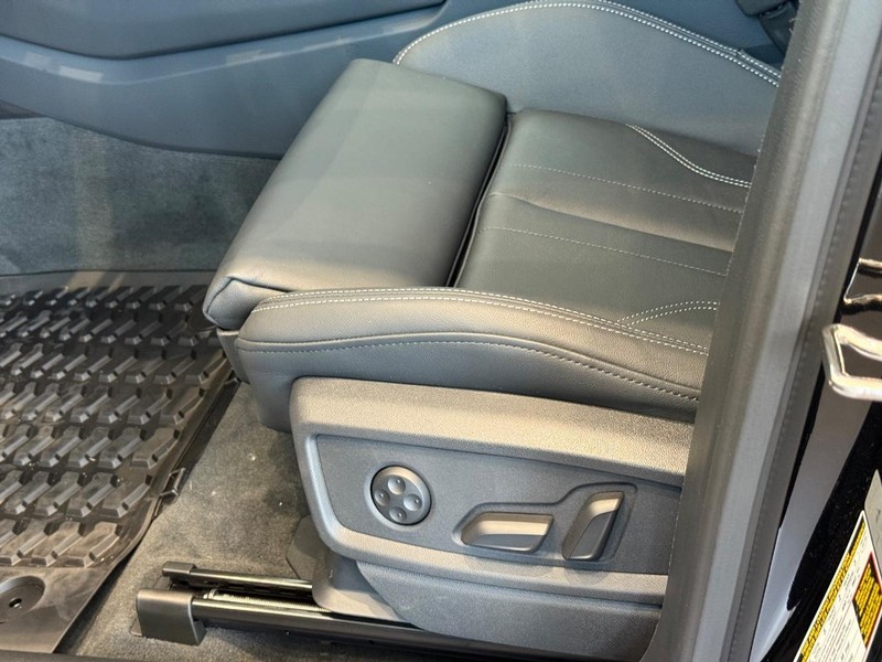 Audi Q5 Vehicle Image 16