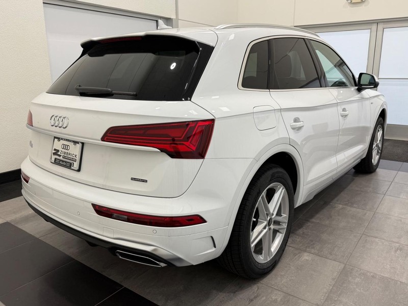 Audi Q5 Vehicle Image 2