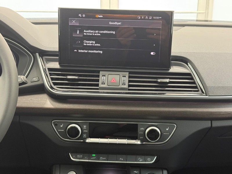Audi Q5 Vehicle Image 6