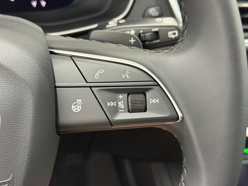 Audi Q5 Vehicle Image 12