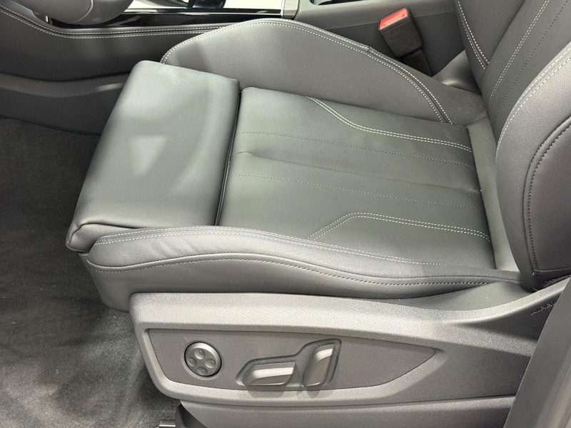 Audi Q5 Vehicle Image 16
