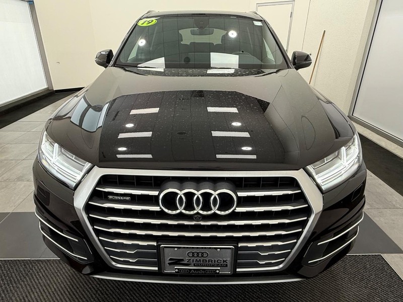 Audi Q7 Vehicle Image 7
