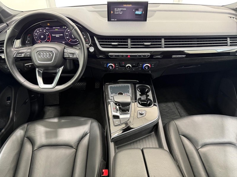 Audi Q7 Vehicle Image 9