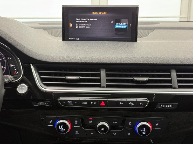 Audi Q7 Vehicle Image 10