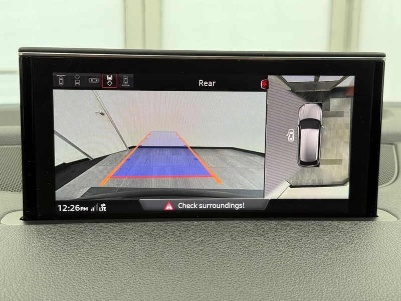Audi Q7 Vehicle Image 16